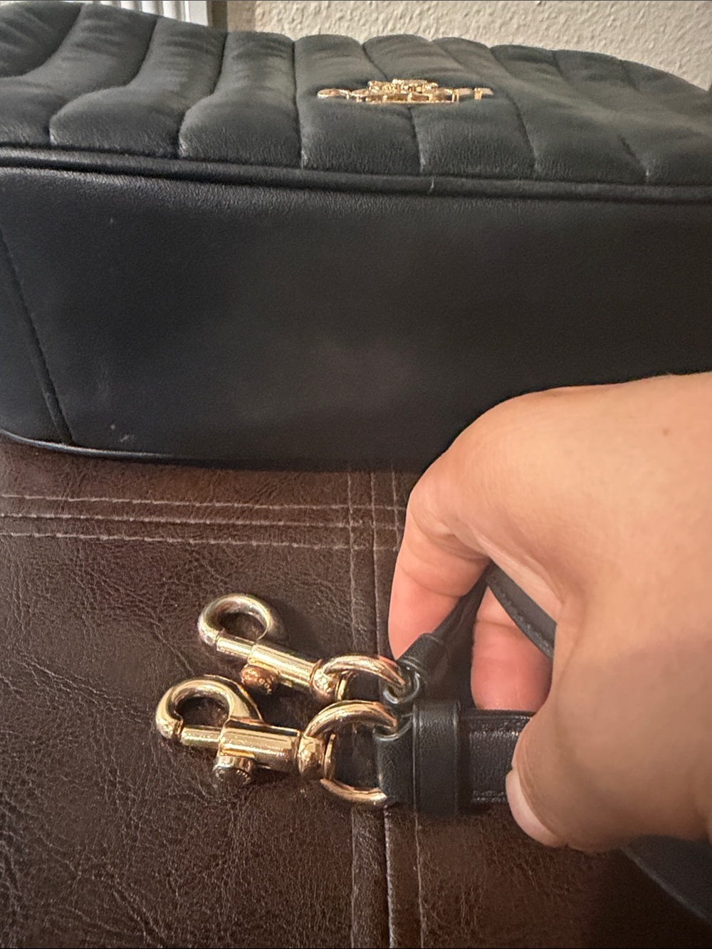 Coach Black Quilted Leather crossbody jet Bag with Gold Hardware - Picture 12 of 12